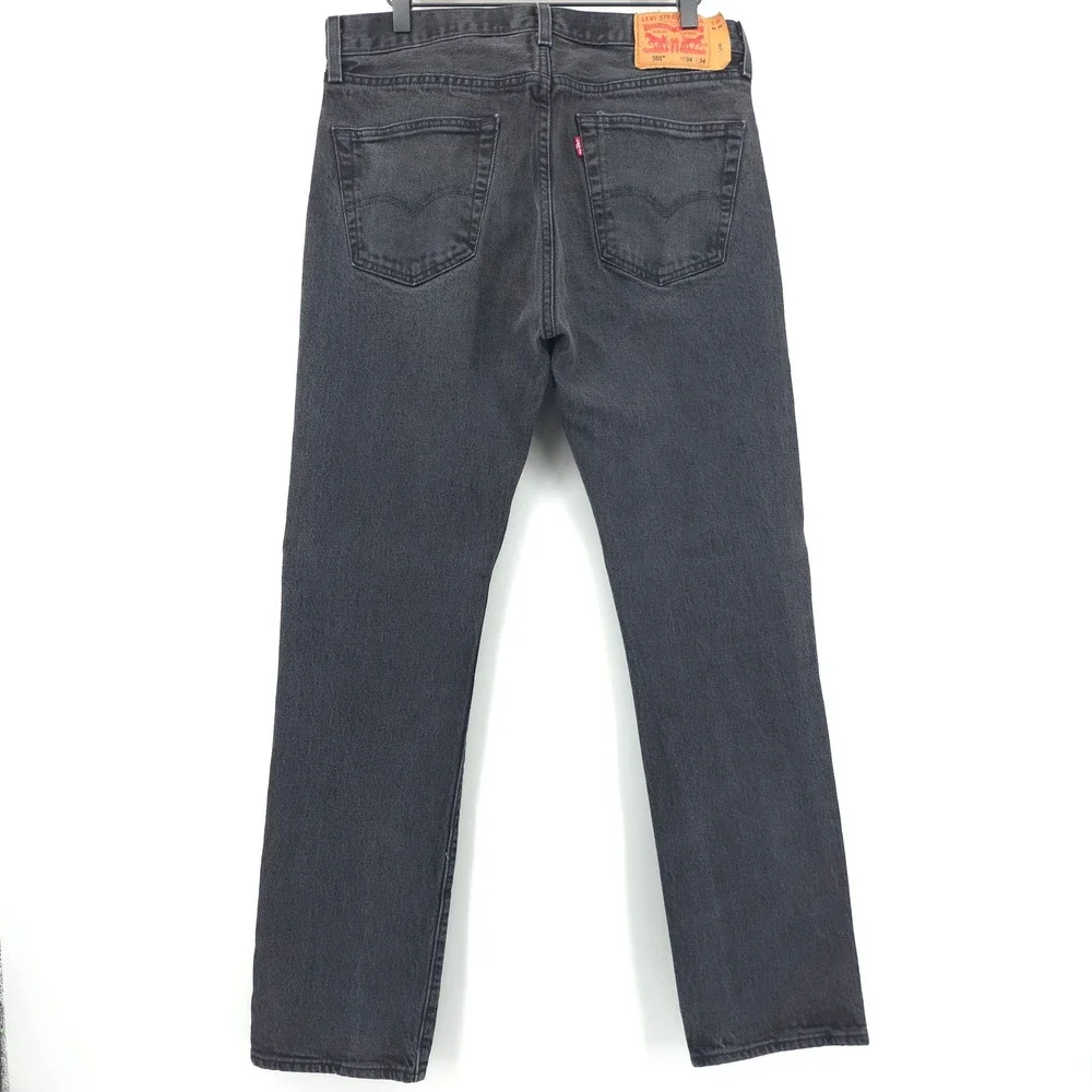 Levis step into